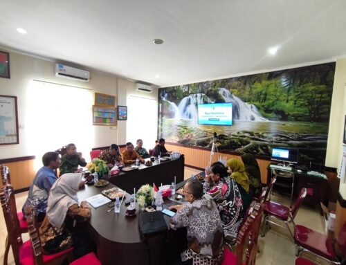 Sebelum Rapat, Mereka Turun ke Lapangan