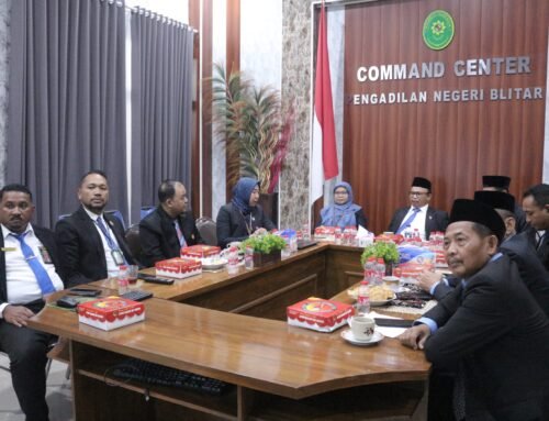 Pimpinan dan Hakim PA Blitar Ikuti Seminar Nasional IKAHI